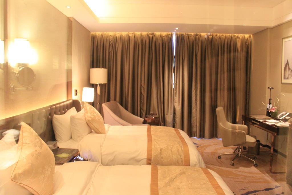 Howard Johnson Qinlu Plaza Yingtan Екстер'єр фото